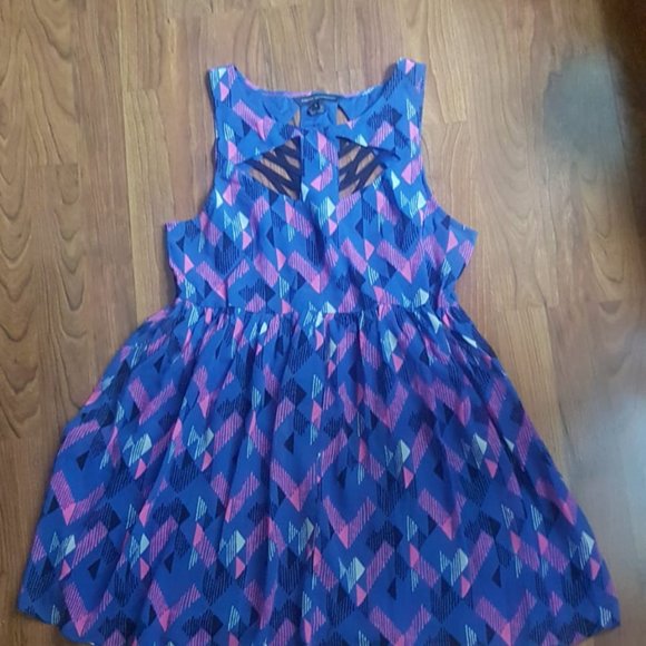 Women's Sleeveless Summer Dress -Small - Picture 2 of 13